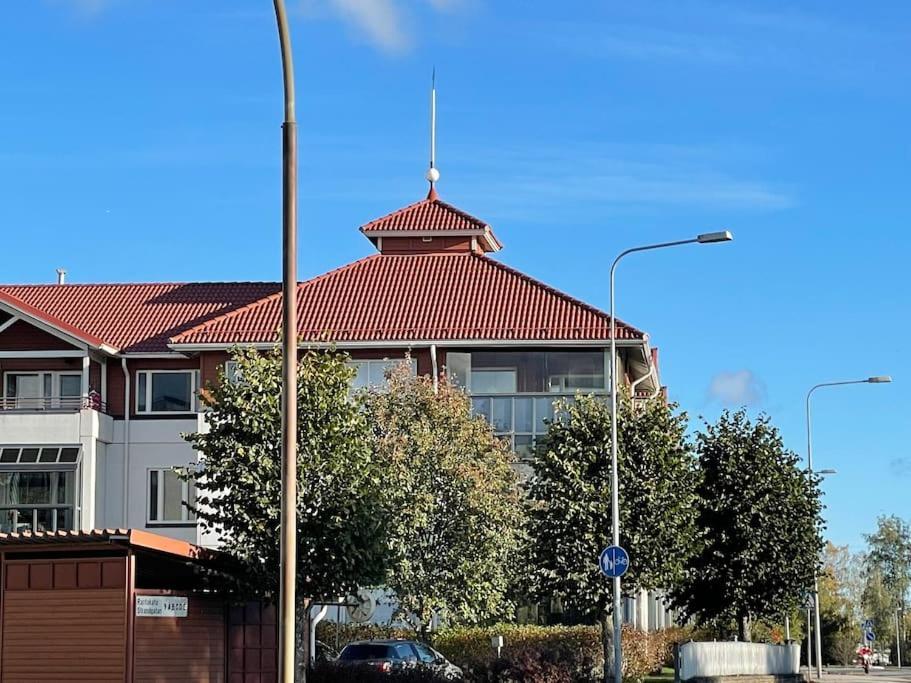 Porvoon Helmi Viehaettaevae Asunto Joen Rannassa Exterior foto