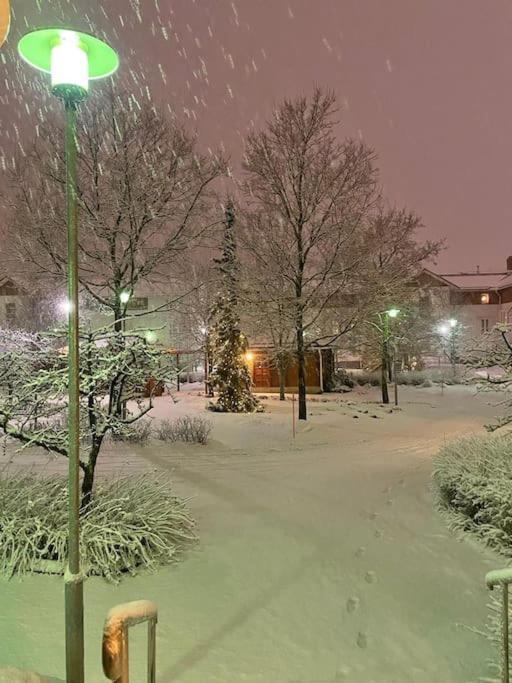 Porvoon Helmi Viehaettaevae Asunto Joen Rannassa Exterior foto